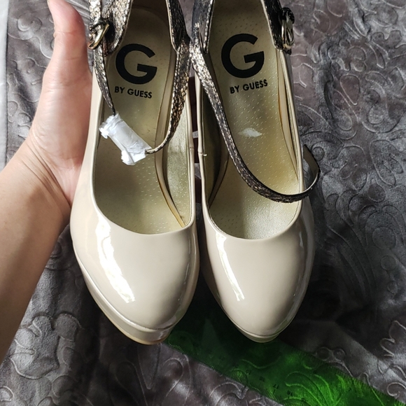 Heels - Picture 6 of 6